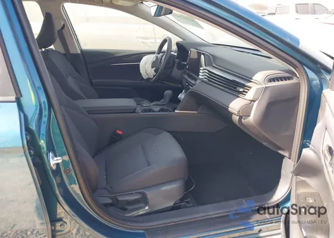 2025 Toyota Camry Le from USA, damaged, VIN 4T1DAACK1SU182011